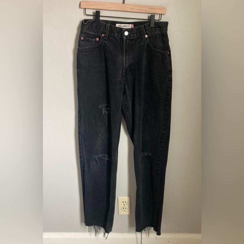 Levi’s Black Distressed Jean